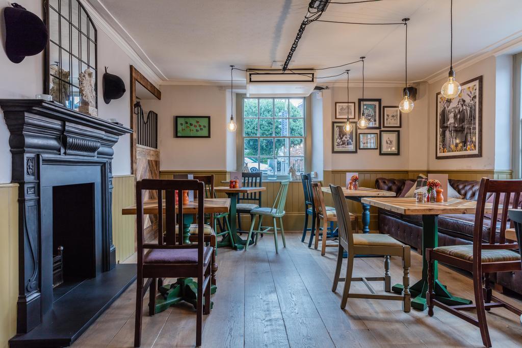 The Bear Esher Exterior photo